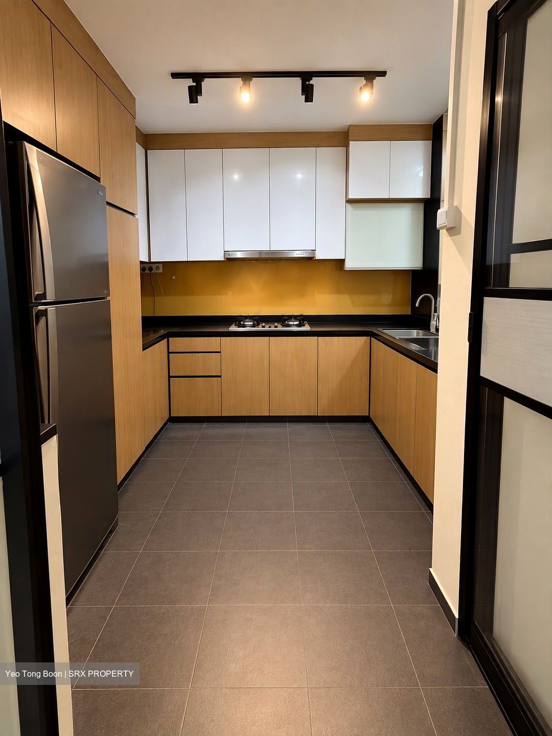 Blk 558 Jurong West Street 42 (Jurong West), HDB Executive #634587901